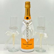 Pearl Design Veuve Clicquot Champagne And Flute Gift Set