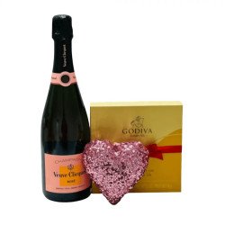 Valentine’s Day Special Veuve Clicquot Rose And Chocolate Gift Box