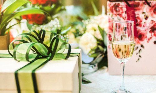 The Art of Selecting Perfect Wine for Wedding Gift